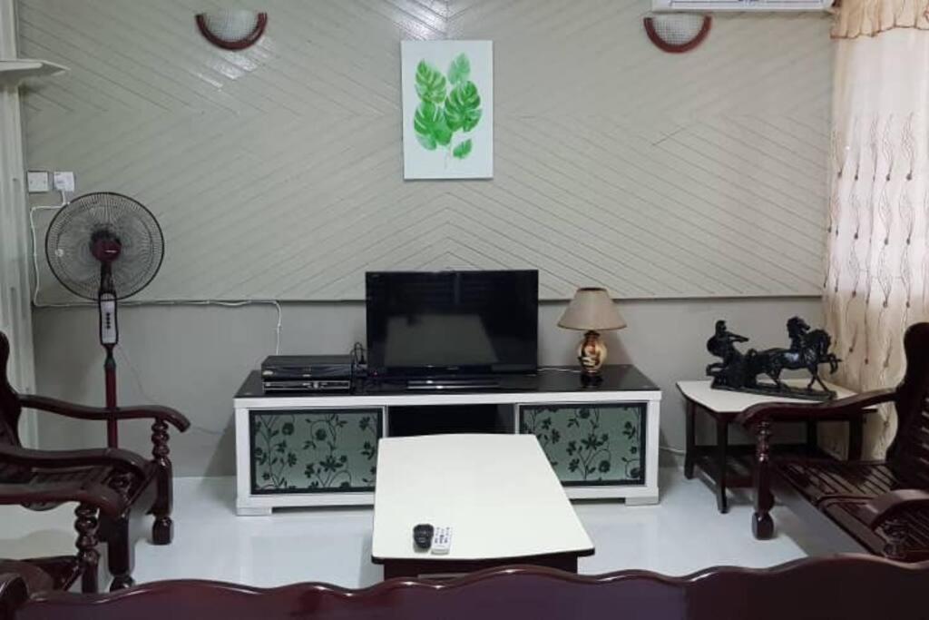 J & I Homestay Sibu Eksteriør billede