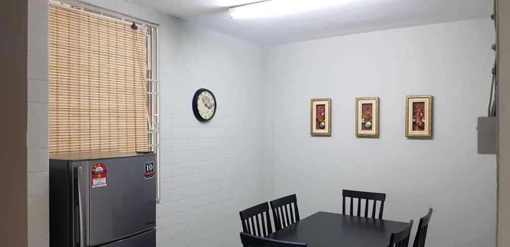 J & I Homestay Sibu Eksteriør billede